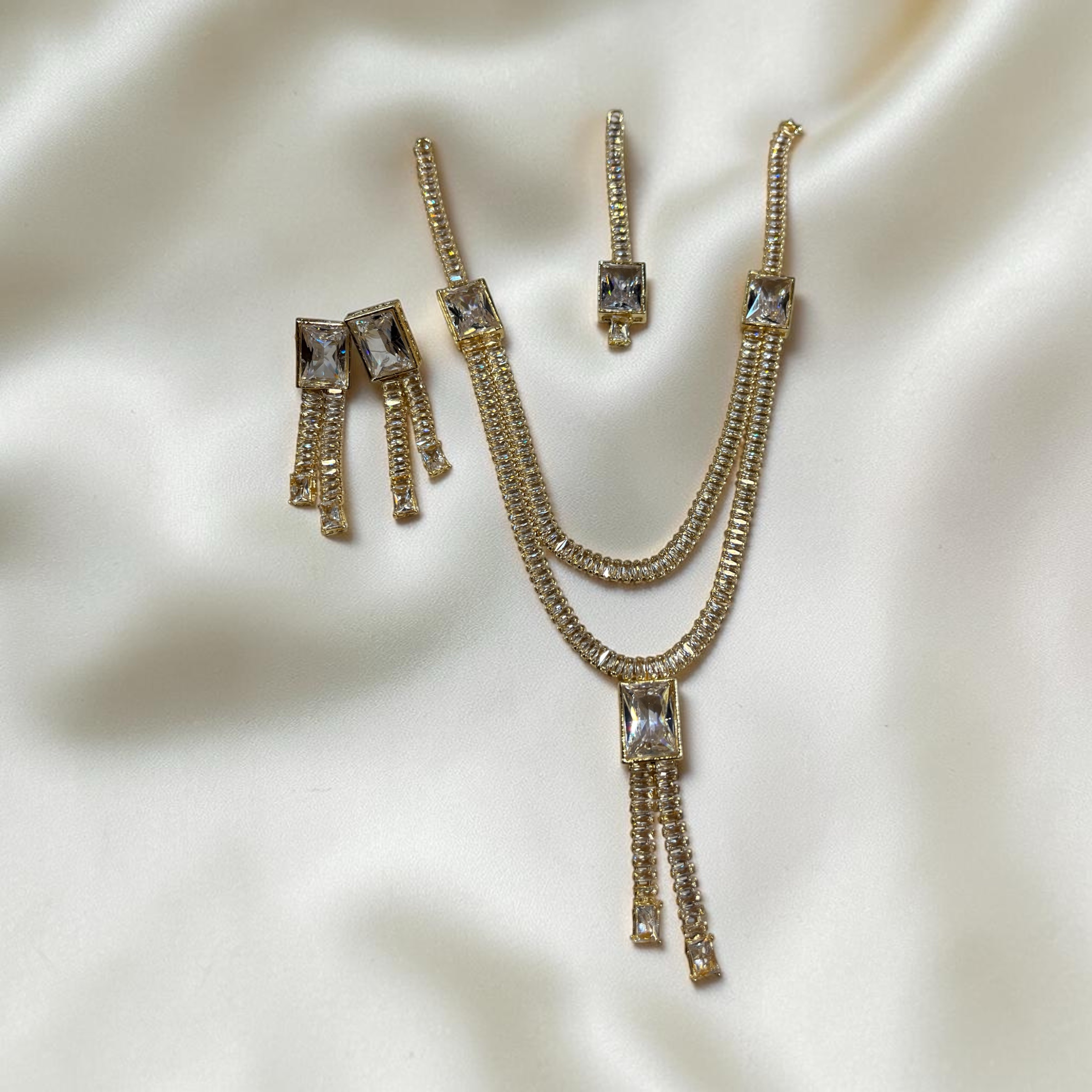 Double chain zarkun set with tika