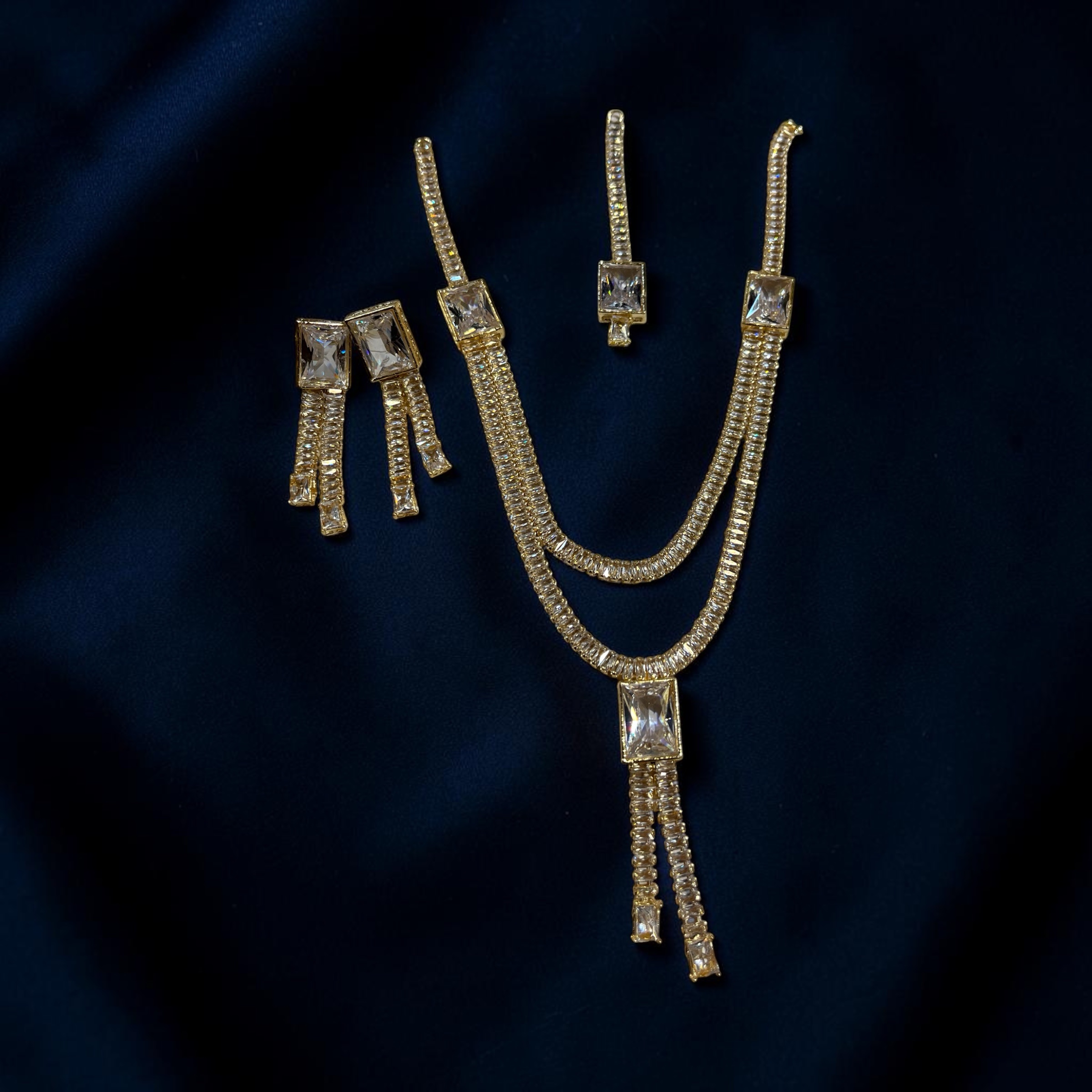 Double chain zarkun set with tika