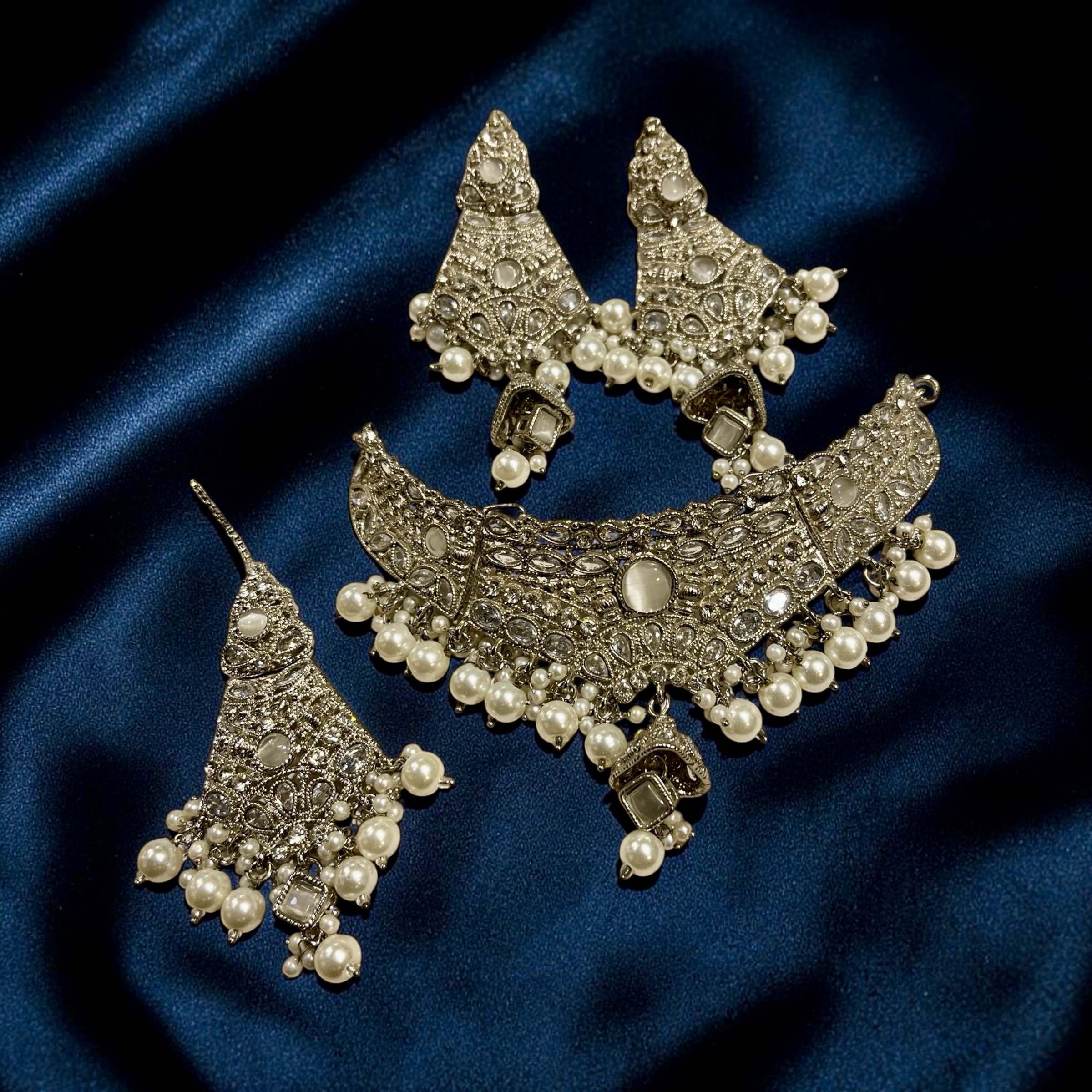 Eygptian set premium quality set with tika