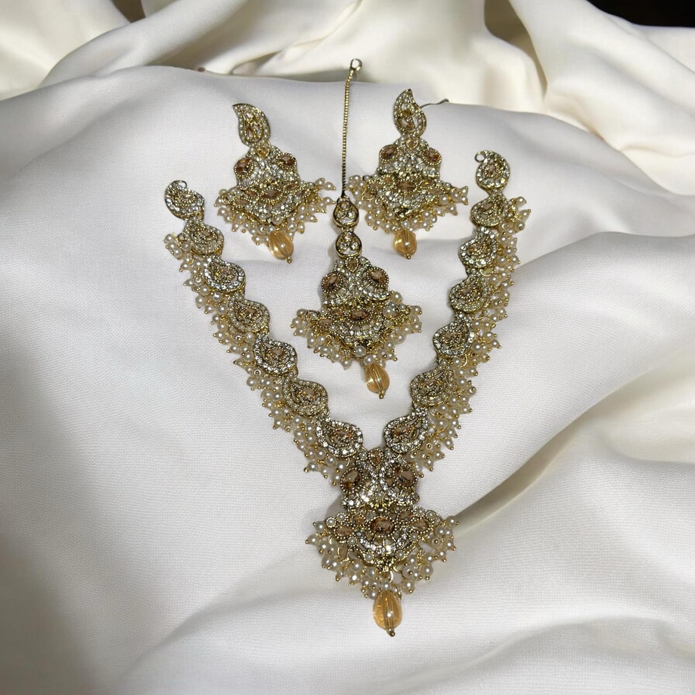 V neck set with tika stylish design